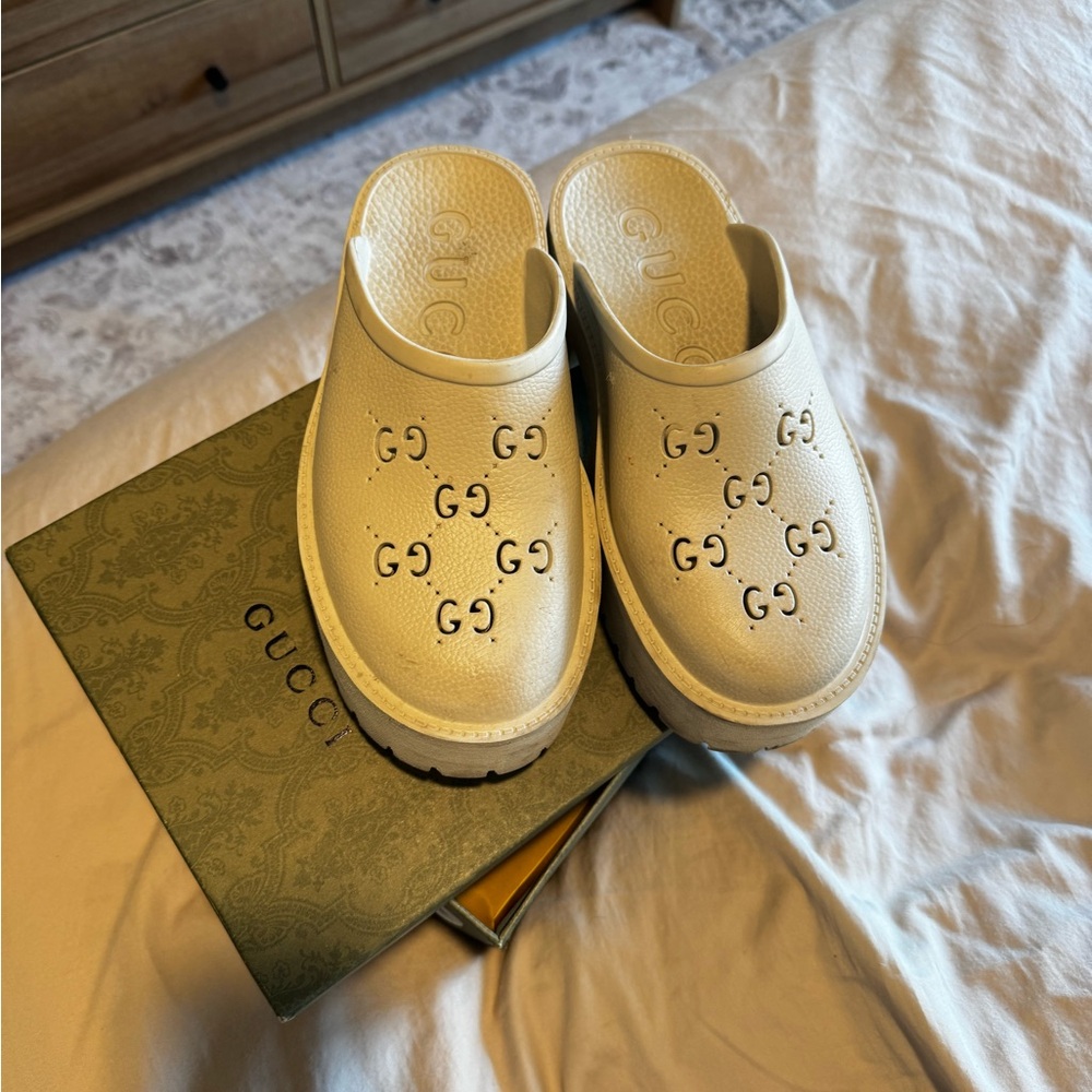Gucci light tan  Leather Platform Sneakers - Picture 2 of 3